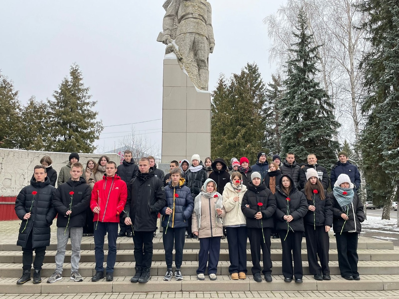 В рамках проекта «Никто не забыт» коллектив Сухотинского СДК провел познавательную программу «Имя твое неизвестно — подвиг твой бессмертен»